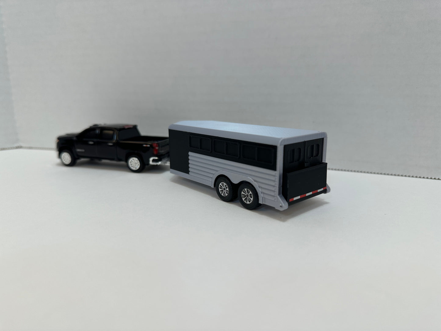 1/64 Scale 16' Bumper Pull Black