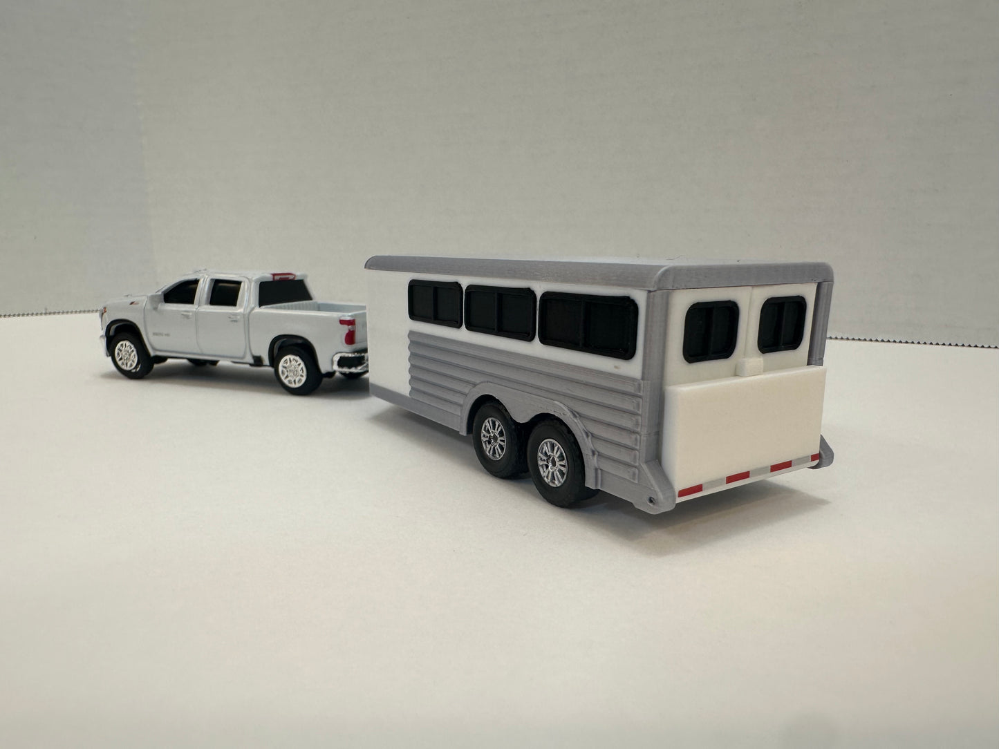 1/64 Scale 16' Bumper Pull White