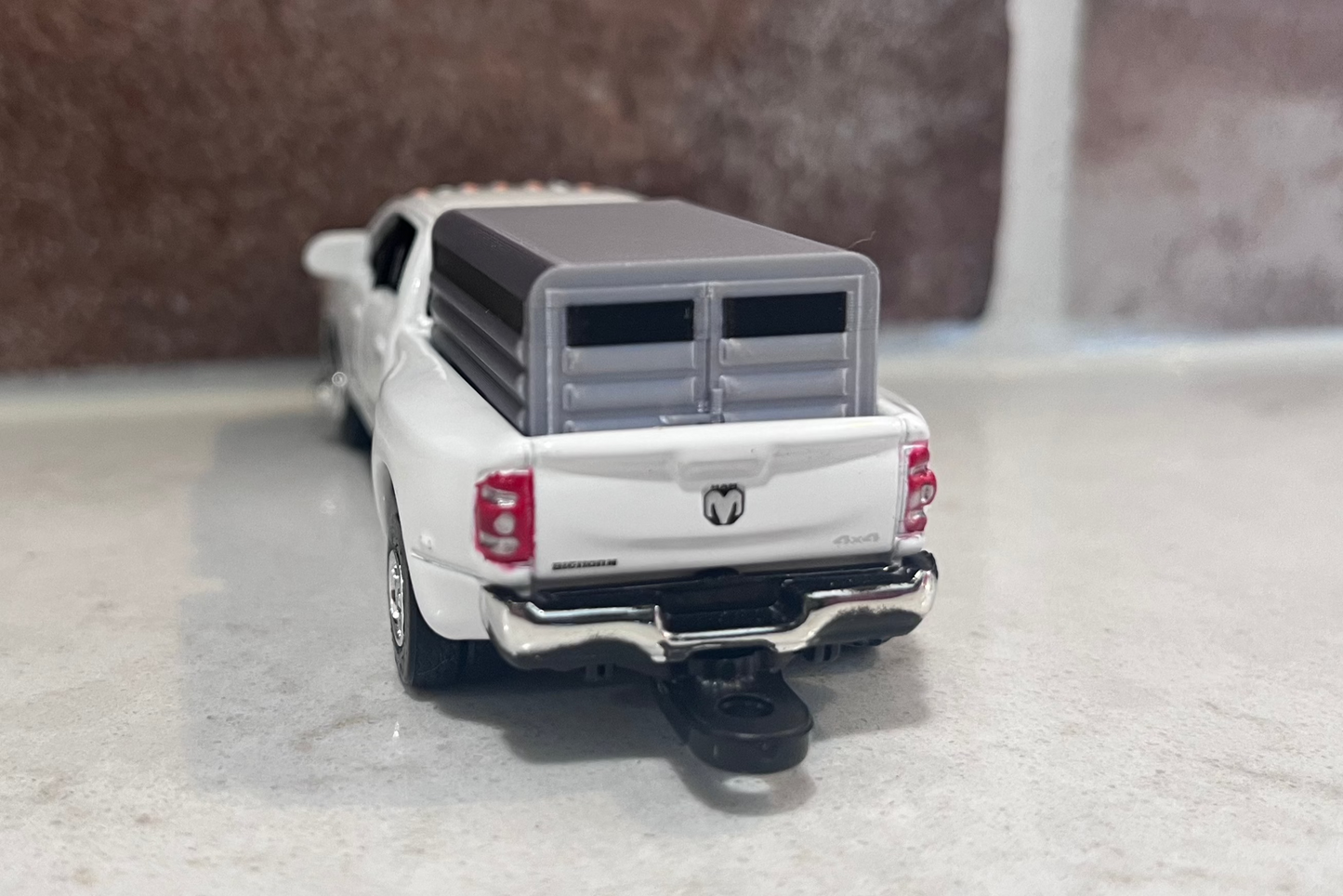 1/64 Scale Livestock Popper - Ford & Dodge